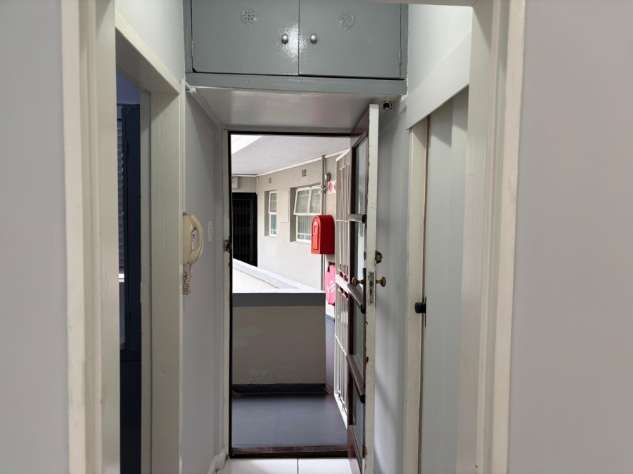 To Let 0 Bedroom Property for Rent in Sea Point Western Cape